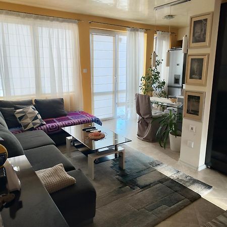 Art Apartment Kiril And Metodi Square Burgas Exterior photo