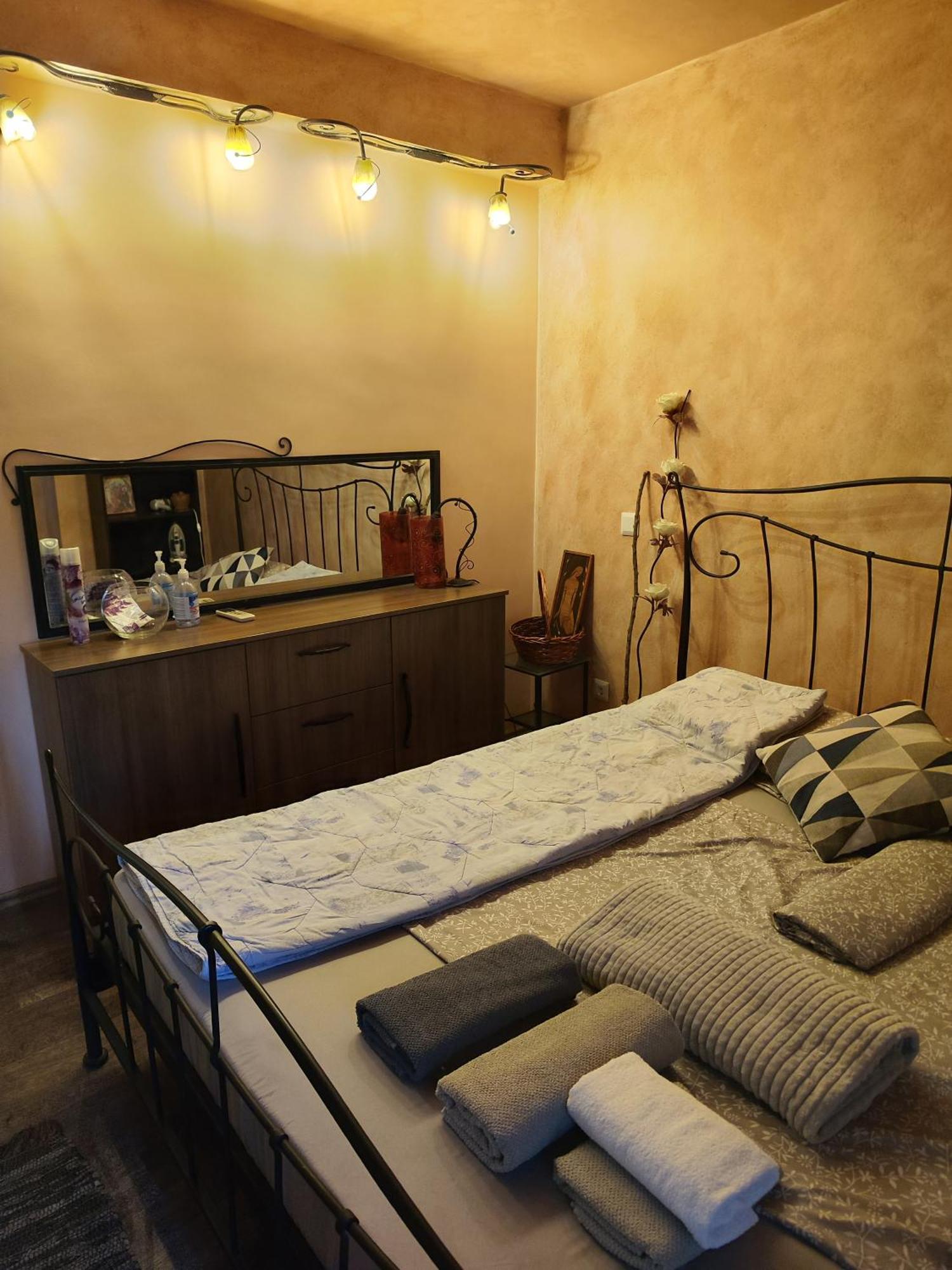 Art Apartment Kiril And Metodi Square Burgas Room photo