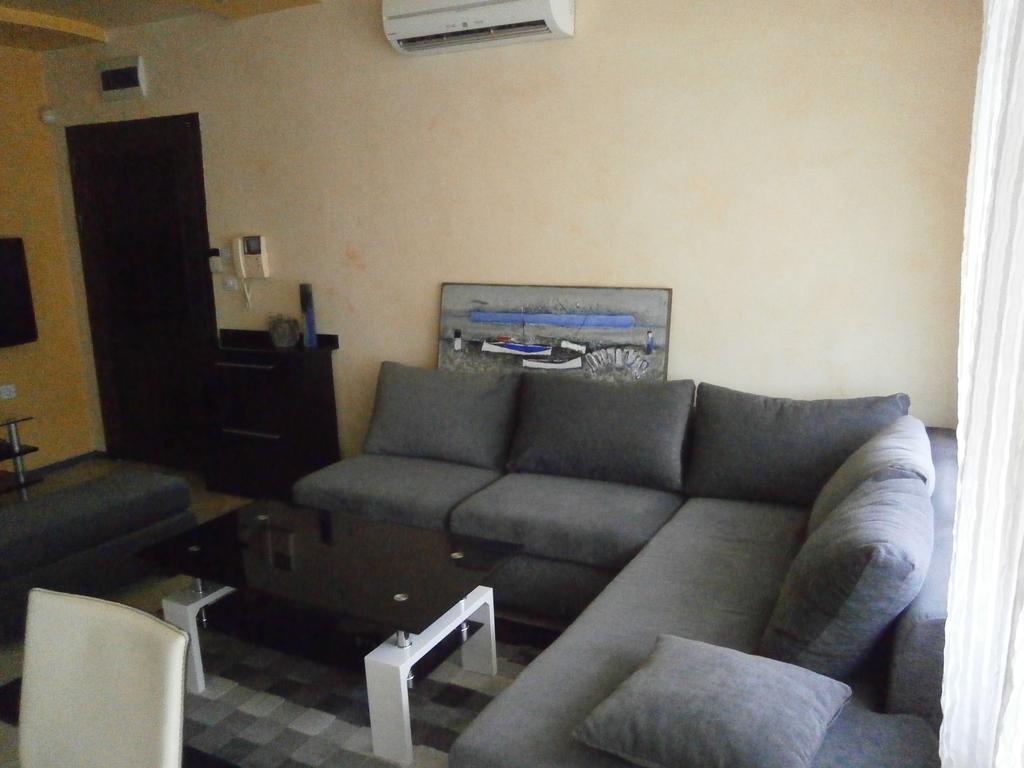 Art Apartment Kiril And Metodi Square Burgas Exterior photo