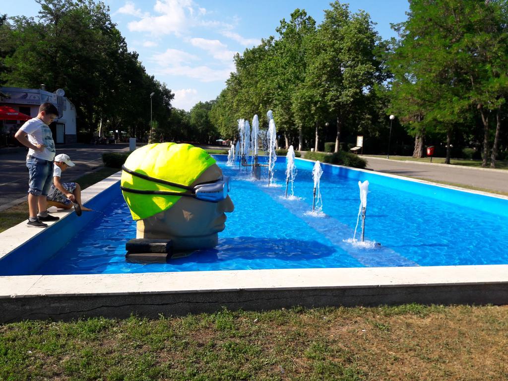 Art Apartment Kiril And Metodi Square Burgas Exterior photo